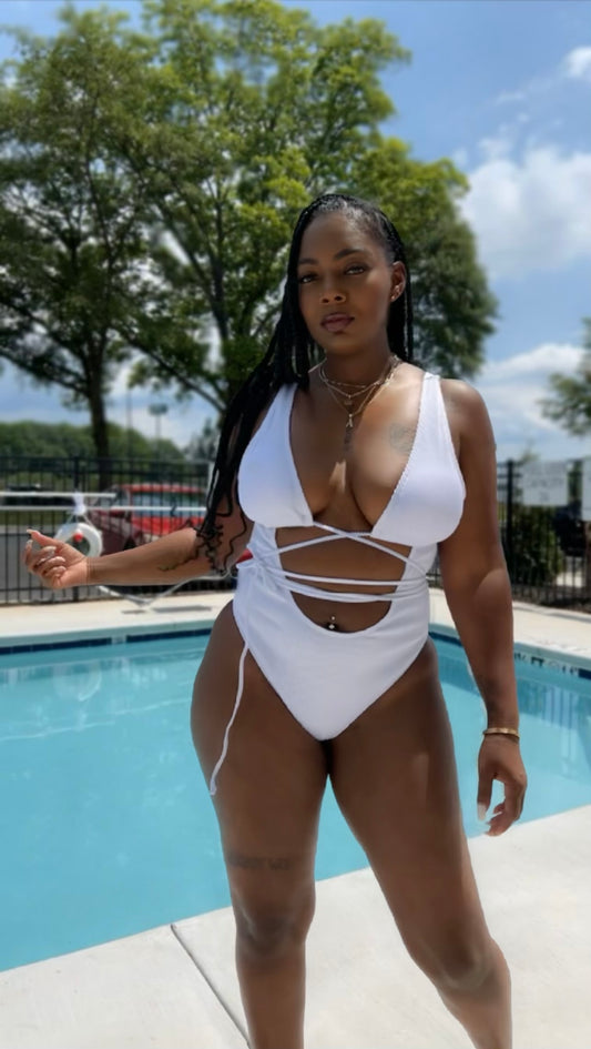 White Monokini 🤍